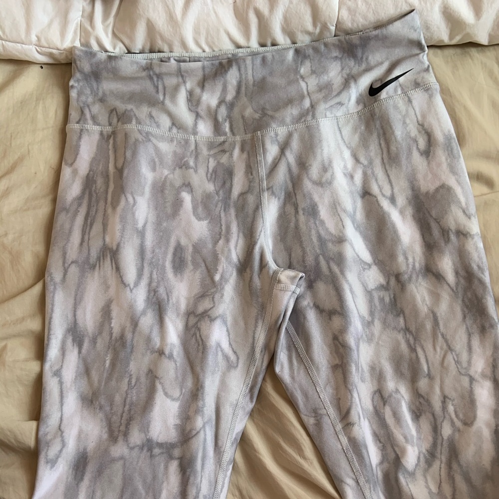 White Nike Capri Leggings